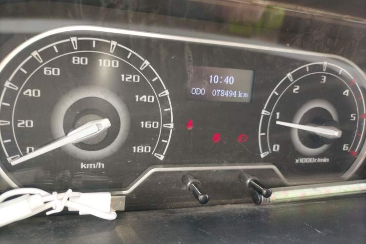 Used SAIC MAXUS Xintu V80 2019 2.5T Classic Edition 6-Speed Manual – Aoyuntong Short Wheelbase Mid-Height Design 5/6 Seats