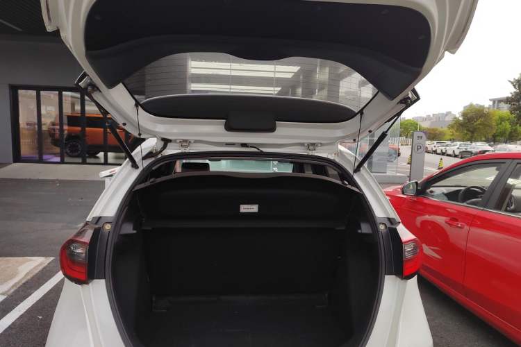 Used Honda Fit 2023 1.5L CVT Trendy Sports Edition Trunk