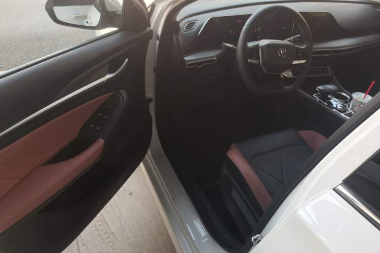 Used CHANGAN Eado 2023 Changan Edition PLUS Blue Whale NE 1.4T GDI DCT Prestige Version