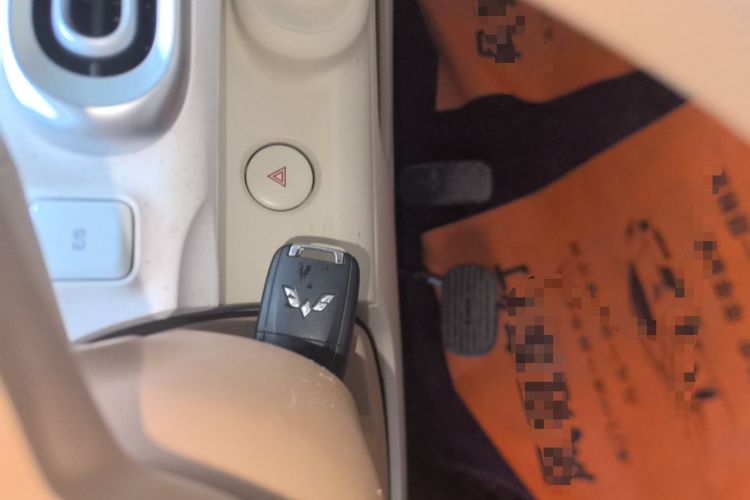 Used Wuling Hongguang MINIEV 2024 3rd Generation 215km Youth Edition Vehicle Key