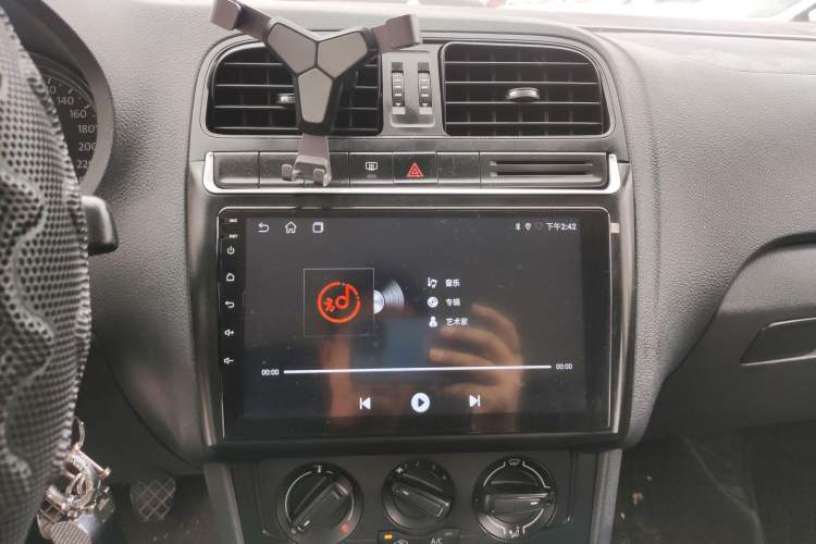 Used Volkswagen Polo 2014 1.4L Manual Fashion Edition
