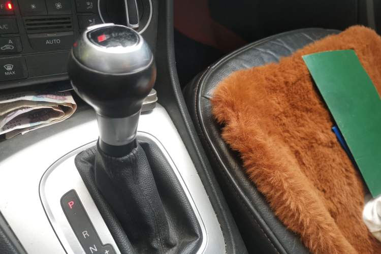 Used Audi Q3 2016 30 TFSI Standard Model Gear Lever