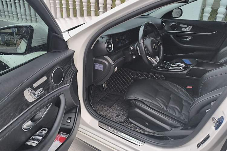 Used Mercedes-Benz E-Class 2017 E 300 L Sporty and Stylish Model