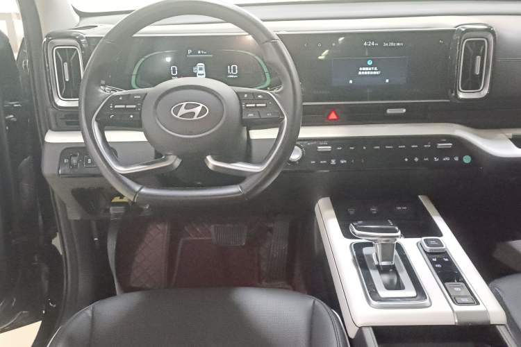 Used Hyundai ix35 2023 Musso 2.0L Deluxe Edition DLX
