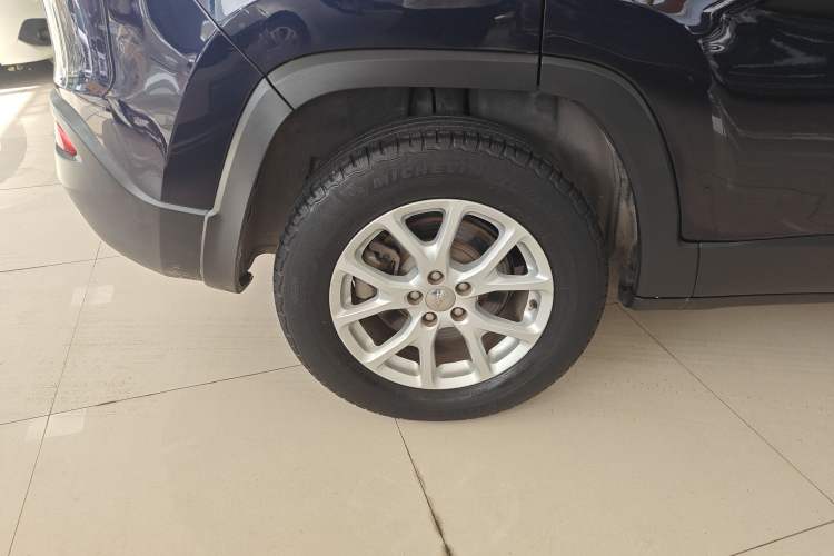 Used Jeep Cherokee 2016 2.4L Professional Smart Version