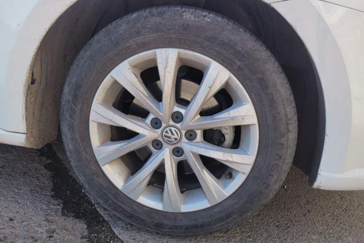 Used Volkswagen Lavida 2017 1.6L Automatic Comfort Edition
