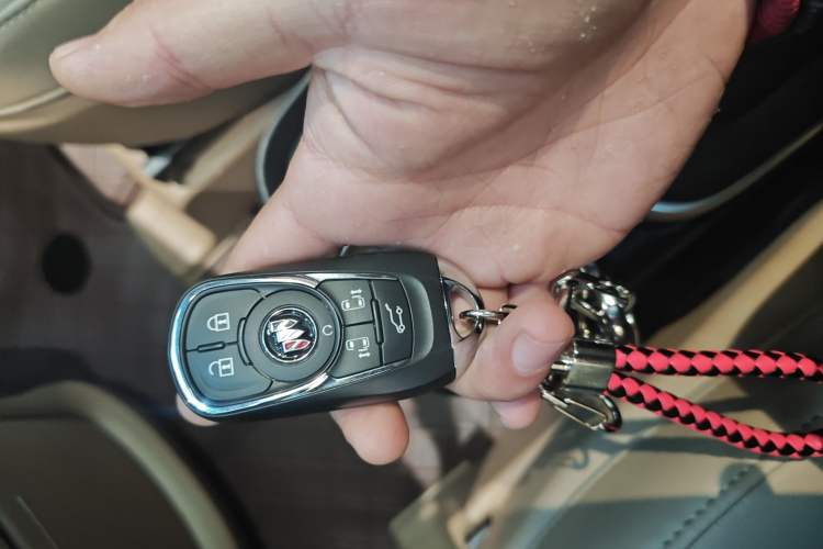 Used Buick GL8 2021 ES Landtrek 653T Luxury Model