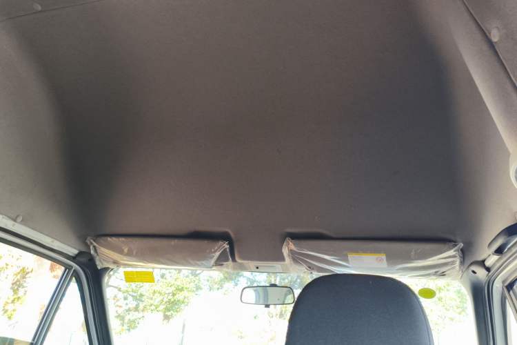 Used JMC Transit 2021 2.8T Space King Standard Version Long Wheelbase Mid-Height Roof Rear Single Tire – Step 6-Seater Diesel China VI Emission Standard JX493
