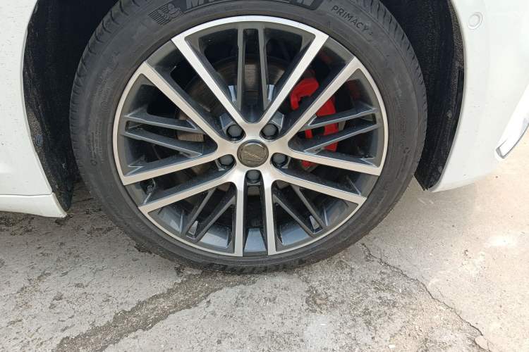 Used Geely Auto Preface 2021 2.0TD Luxury Version Right Front Wheel Hub