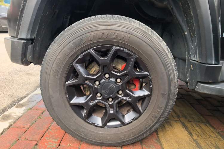 Used BAIC Off-Road BJ40 2021 2.0D Automatic Four-Wheel Drive Blade Hero Edition Adventurer Model (with Front and Rear Electronic Locks) Left Front Wheel Hub