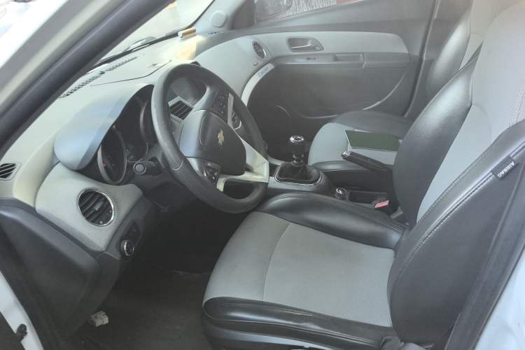 Used Chevrolet Cruze 2013 1.6L SL Grand Edition Manual Transmission