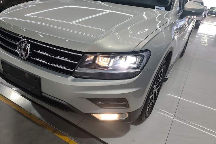 Used Volkswagen Tiguan L 2018 330TSI Automatic Two-Wheel Drive Luxury Edition Left Front Headlight