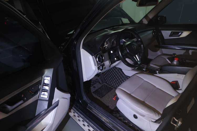 Used Mercedes-Benz GLK-Class 2013 GLK 300 4MATIC Dynamic Edition Driver Seat