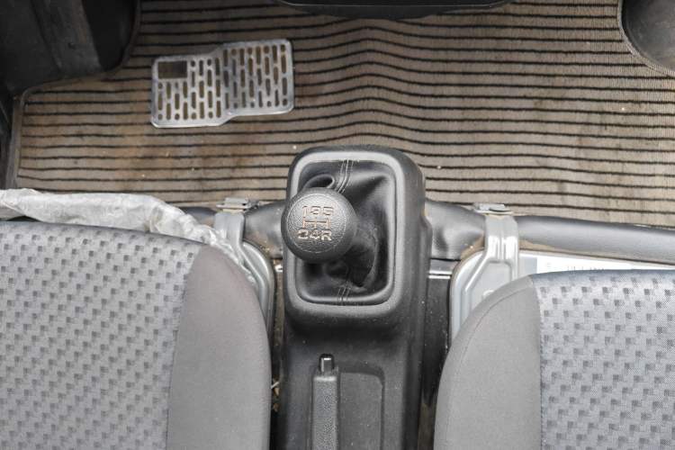 Used Wuling Zhiguang 2023 1.5L Utility Version with Enclosed Windows 2 Seats