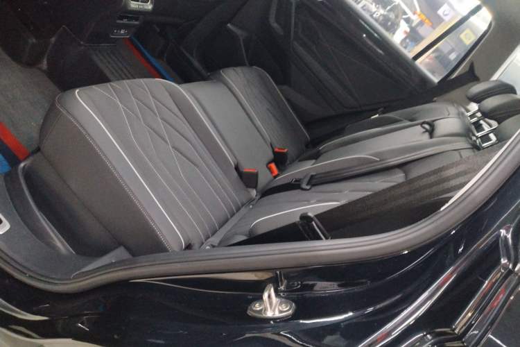 Used Volkswagen Tiguan L 2023 Restyled 330TSI Automatic Two-Wheel Drive R-Line Enhanced Comfort Version