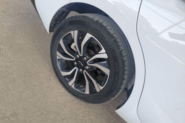 Used Chevrolet Monza 2019 RS 330T Automatic Comfort Edition China VI Standard Right Rear Wheel Hub