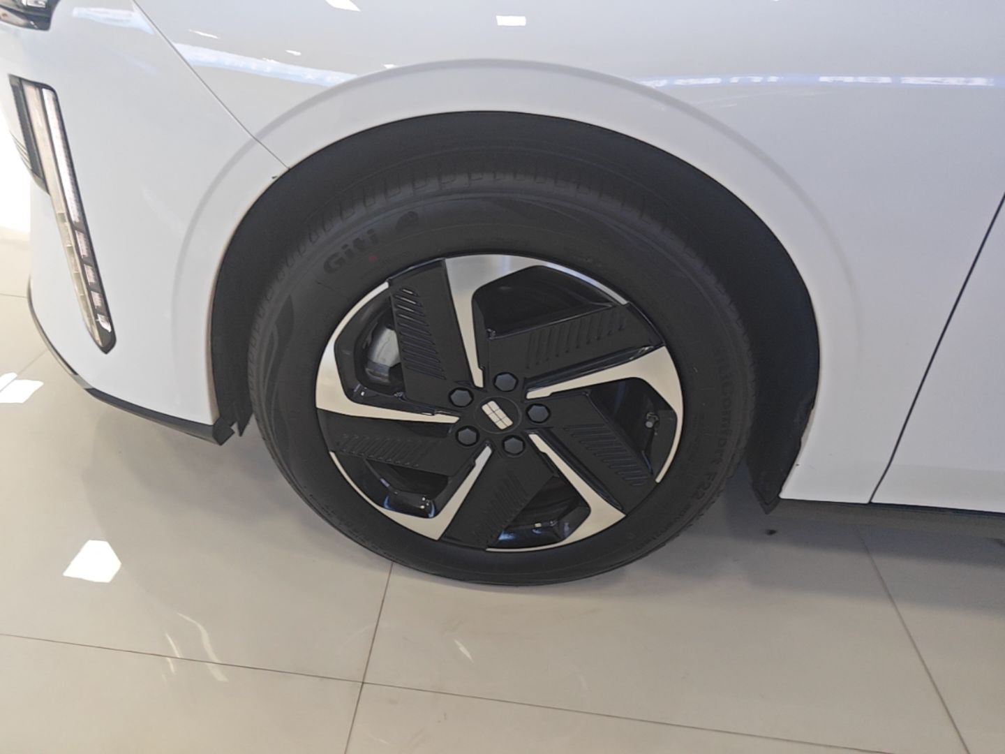 Geely Galaxy L6 2023 60km PLUS — снимка 10