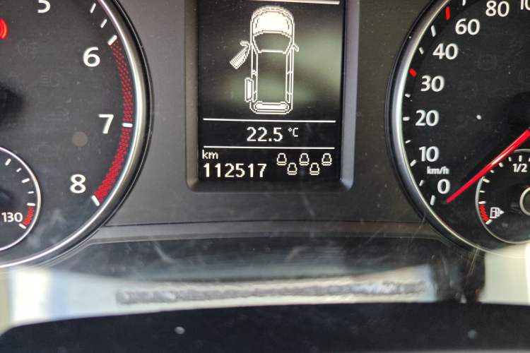 Used Volkswagen Sharan 2016 380TSI Comfort Edition 7-Seater Odometer Close Up