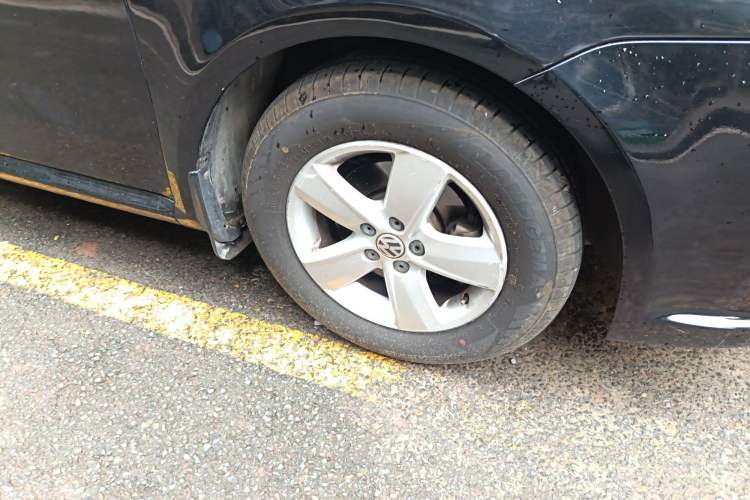 Used Volkswagen Lavida 2011 1.6L Automatic PinYou Edition