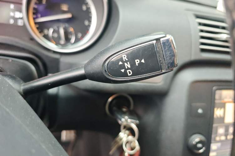 Used Mercedes-Benz R-Class 2014 R 320 4MATIC Business Model