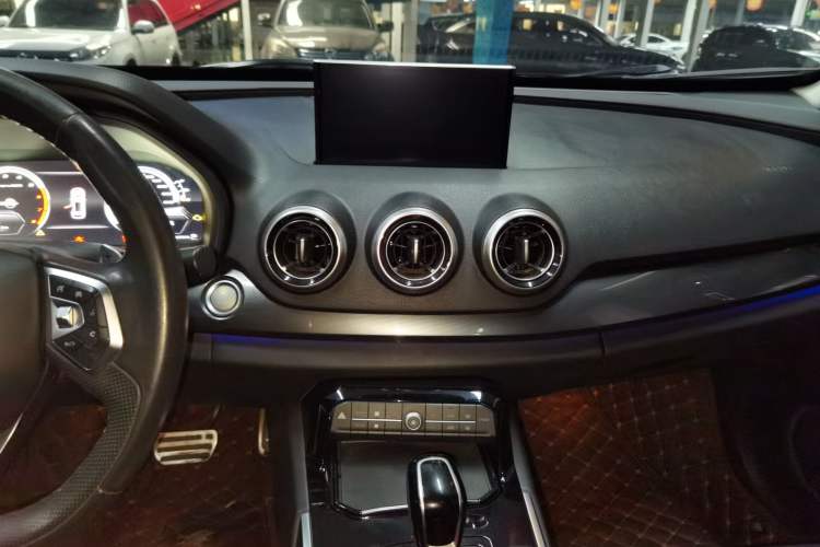 Used Wey VV7 2017 2.0T Flagship Model Audio And AC Panel