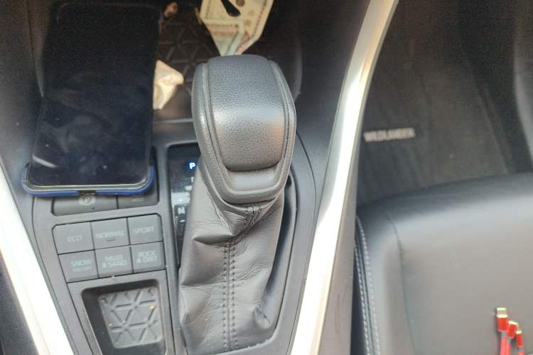 Used Toyota Wildlander 2020 2.0L CVT 4x4 Luxury Edition