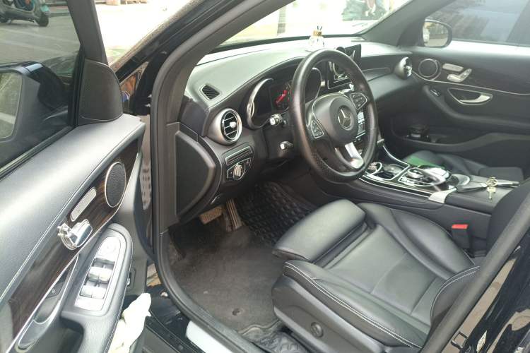 Used Mercedes-Benz GLC 2017 GLC 260 4MATIC Dynamic Edition
