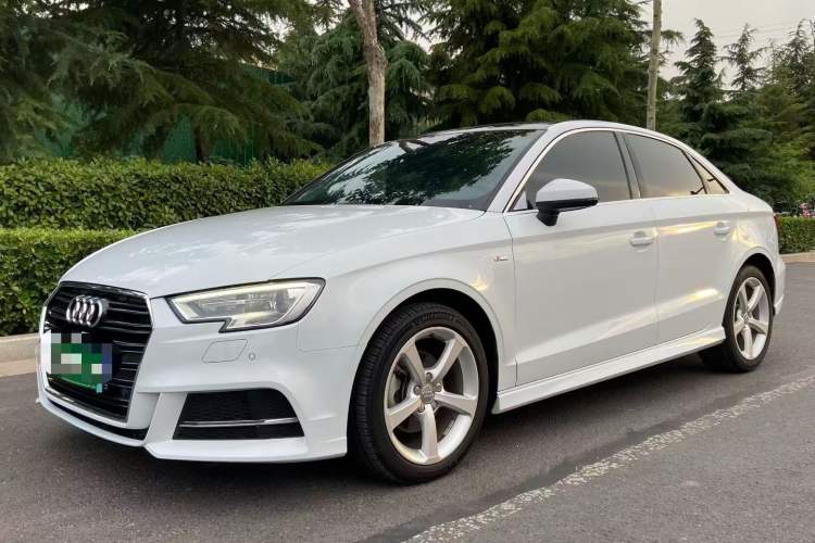 Used Audi A3 2017 Limousine 35 TFSI Fashion Model Guazi used car, China used car export, Used car for sale, Used cars, Cheapest cars for sale