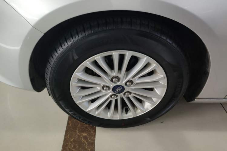 Used Ford Escort 2015 1.5L Automatic Comfort Edition
