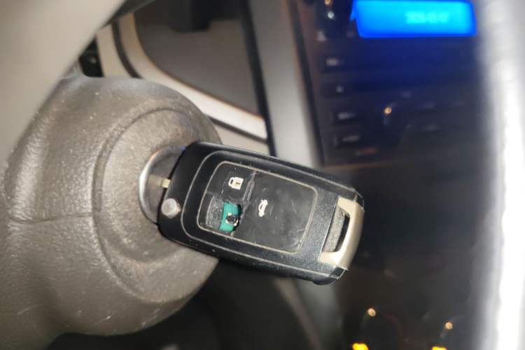 Used Chevrolet Aveo Sonic 2014 Sedan 1.4 SL MT Comfort Edition
