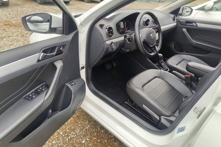 Used Jetta VA3 2021 1.5L Automatic Glory Edition Driver Seat