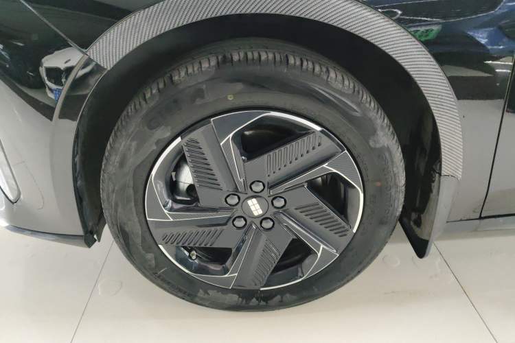 Used Geely Galaxy L6 2025 EM-i 140km Explorer+ Edition Exterior 4