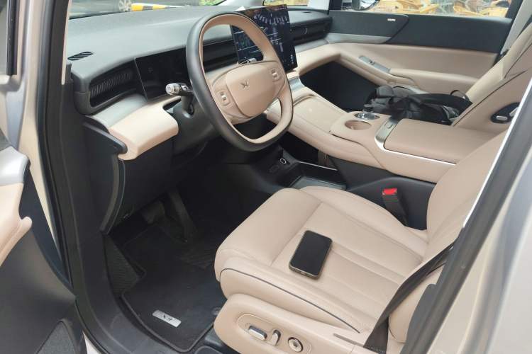 Used XPeng X9 2024 702 Ultra-Long Range Max
