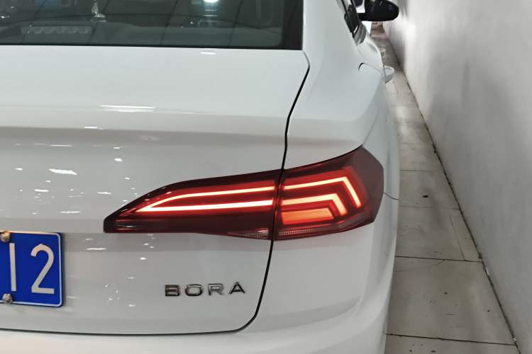 Used Volkswagen Bora 2021 1.5L Automatic Fashionable Smart Connectivity Version Right Rear Taillight