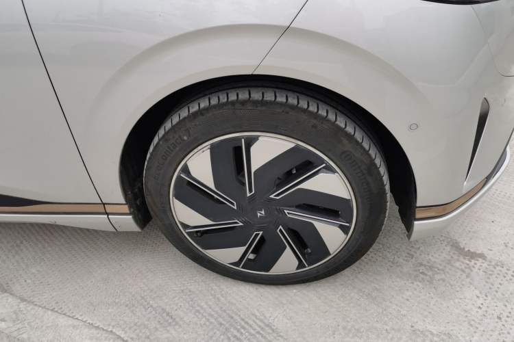 Used Dongfeng eπ eπ008 2024 210Max Range-Extended Version 6 Seats