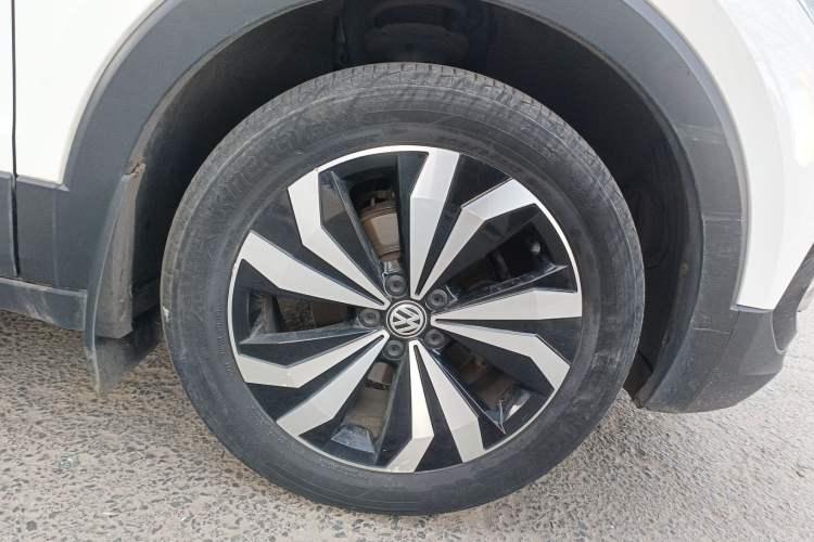 Used Volkswagen T-Cross 2019 280TSI DSG Luxury Edition Right Front Wheel Hub