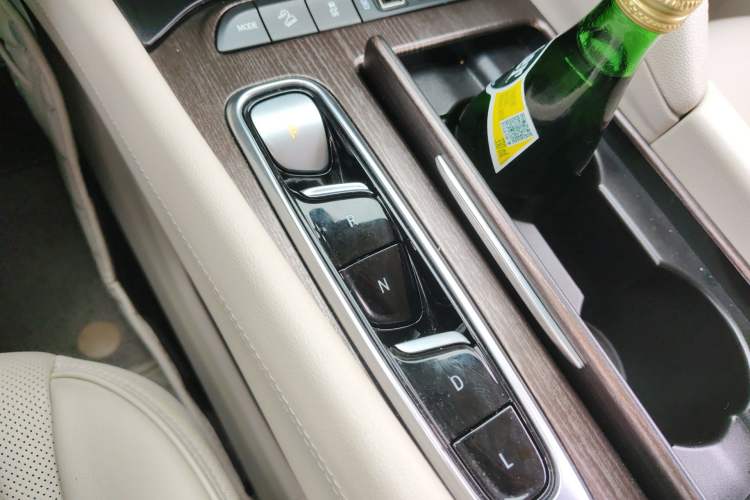 Used Buick Enclave 2020 28T All-Wheel Drive Avenir Gear Lever