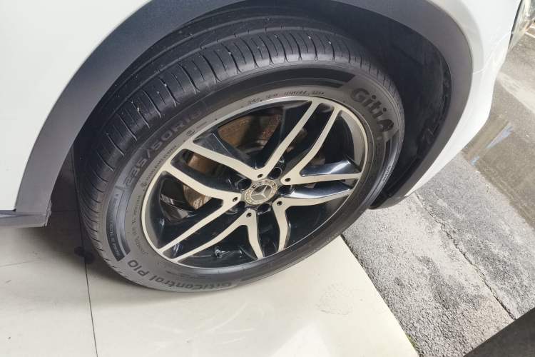 Used Mercedes-Benz GLA 2017 GLA 200 Fashion Model Right Front Wheel Hub