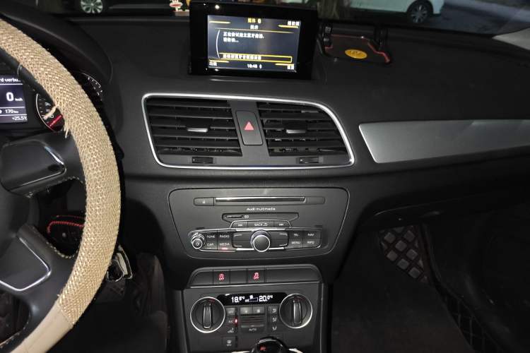 Used Audi Q3 2018 30th Anniversary Edition 30 TFSI Standard Model Audio And AC Panel