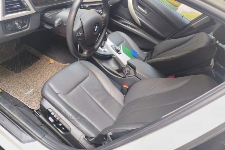 Used BMW 3 Series 2015 320i Luxury Line Stylish Edition