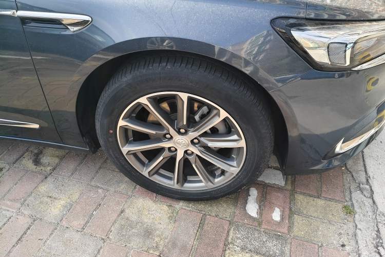 Used Buick LaCrosse 2022 652T Luxury Version Exterior 4