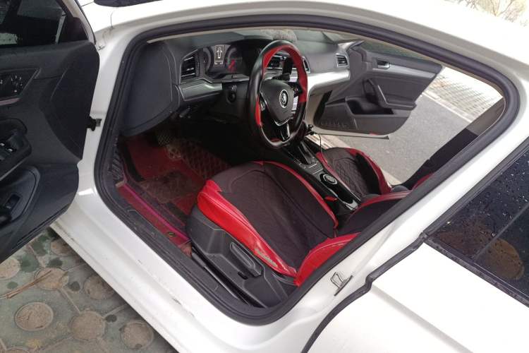 Used Volkswagen Lamando 2021 230TSI DSG Fashion Edition Driver Seat