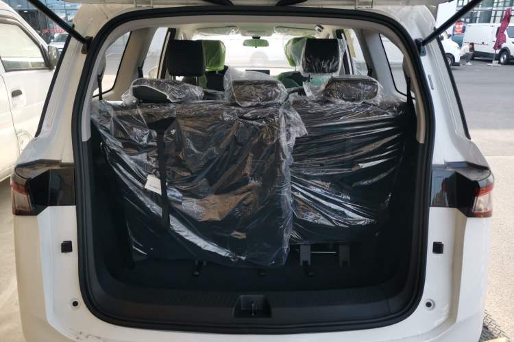 Used Wuling Jiachen 2022 1.5L Manual Comfort Edition
