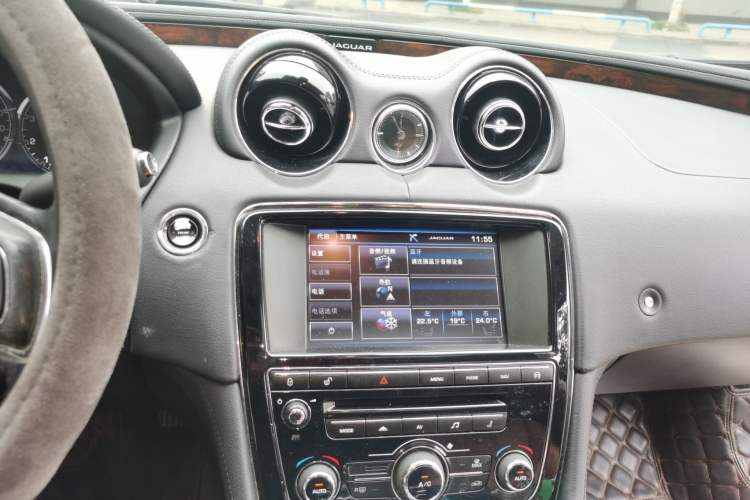 Used Jaguar XJ 2014 XJL 3.0 SC Two-Wheel-Drive Panoramic Business Edition
