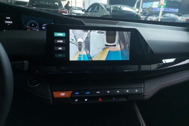 Used CHANGAN UNI-V 2023 1.5T Prestige Model
