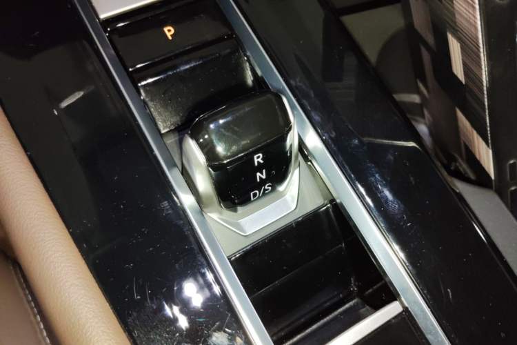 Used Volkswagen Viloran 2024 380TSI Premium Edition
