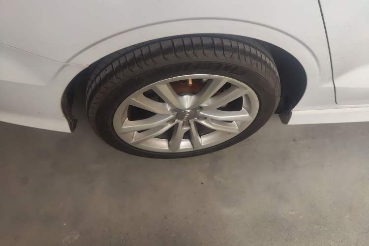 Used Audi A3 2014 Limousine 40 TFSI S line Comfort Model