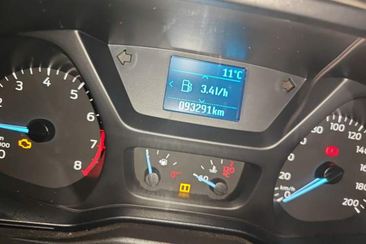 Used Ford Tourneo Custom 2016 2.0T Manual Elite Version
