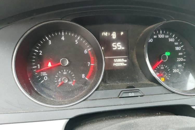 Used Volkswagen Lamando 2015 230TSI DSG Fashion Edition Odometer Close Up