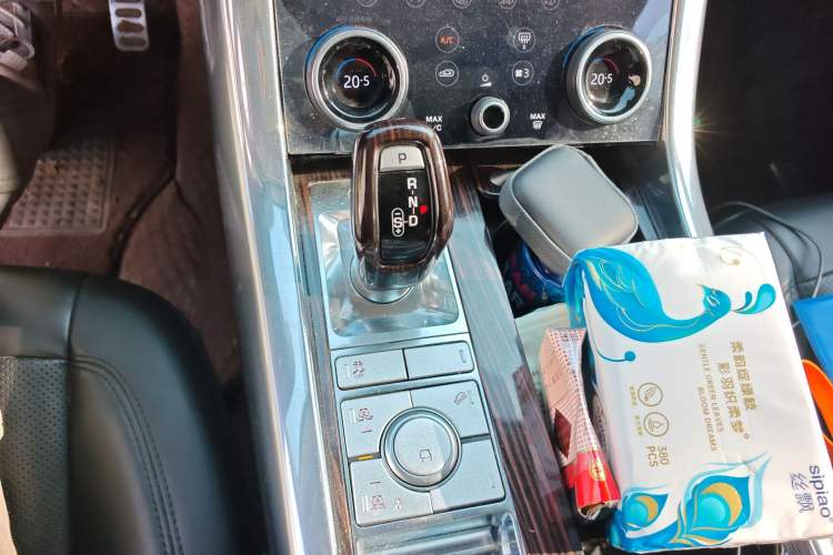 Used Land Rover Range Sport 2018 3.0 SC V6 HSE DYNAMIC Gear Lever